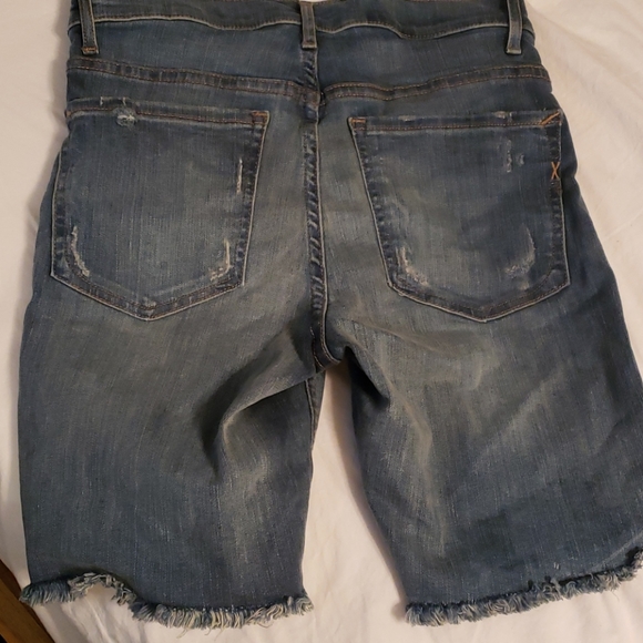 EXPRESS BERMUDA HIGH RISE - Picture 5 of 9